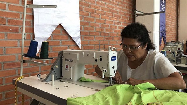 "تيكا" التركية تفتتح ورشة لتعليم الخياطة لسيدات في المكسيك