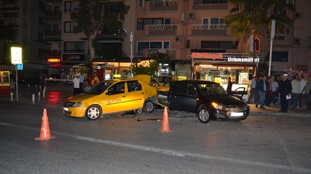 İzmir’de trafik kazası: 2 ağır yaralı