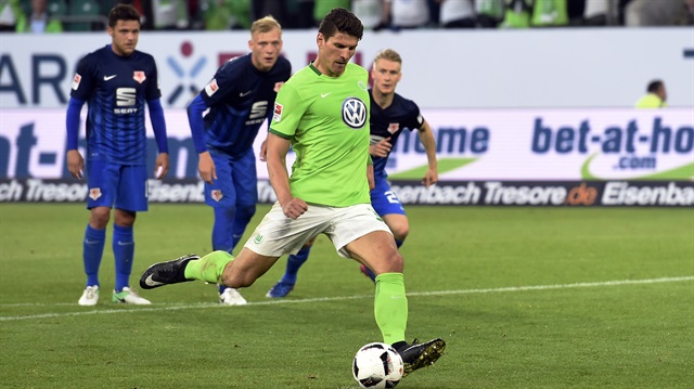 ​Wolfsburg, Bundesliga'da kalmak için avantaj yakaladı