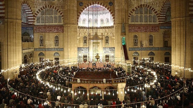 Edirne Kültür ve Turizm Müdürlüğünce, Selimiye Camisi'ni ziyaret edenlerin 8 günlük yoğunluk analizi yapıldı.

