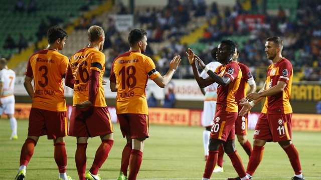 Galatasaraylı oyuncuların gol sevinci.