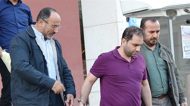 Manisa'da FETÖ soruşturmasında adliyeye sevk edilen 4 kişiden 2'si tutuklandı