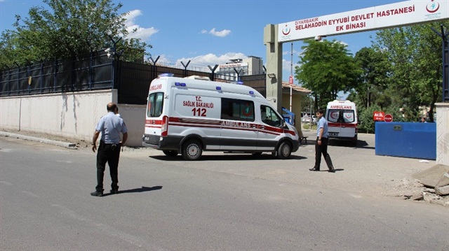 Operasyon sırasında çıkan çatışmada yaralanan askerler hastaneye kaldırıldı. 