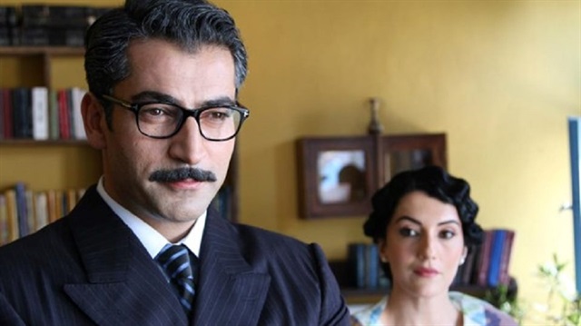 Kenan İmirzalıoğlu, yine bir kitaptan uyarlama olan Uzun Hikaye filminde rol almıştı.
