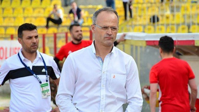 Yeni Malatyaspor yönetimi  takımı Süper Lig'e çıkarma başarısı gösteren İrfan Buz ile yollarını ayırdı.