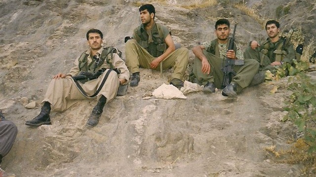 Şehit Aydın ve silah arkadaşları. (1997, Irak)