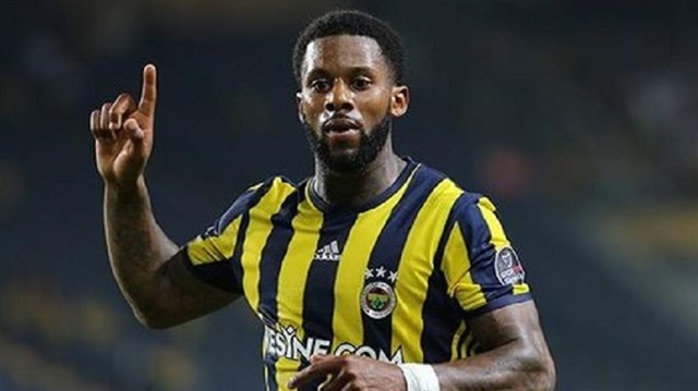 Fenerbahçe formasıyla bu sezon 36 resmi maça çıkan Lens, 5 gol atarken 15 de asist yapma başarısı gösterdi.