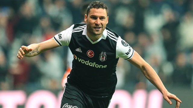 Beşiktaşlı futbolcu Dusko Tosic'in en iyi 11'inde Van Persie'nin olması dikkat çekti.