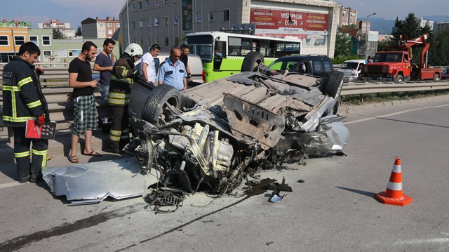 Kocaeli'de trafik kazası: 1 ölü, 3 yaralı