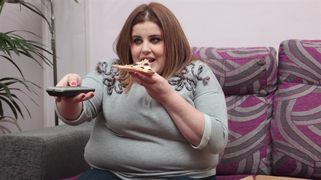 Obezite birçok hastalığa zemin hazırlıyor ve yaşam kalitesini düşürüyor. Obezite tedavisinin ertelenmemesi gerekir.