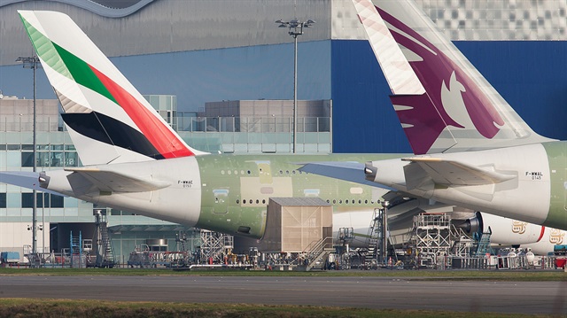 Emirates ve Qatar, dünyanın en büyük havayolu firmaları arasında yer alıyor.
