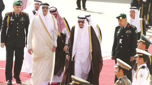 Katar Şeyhi El Tani ve Suudi Arabistan Kralı Selman bin Abdülaziz