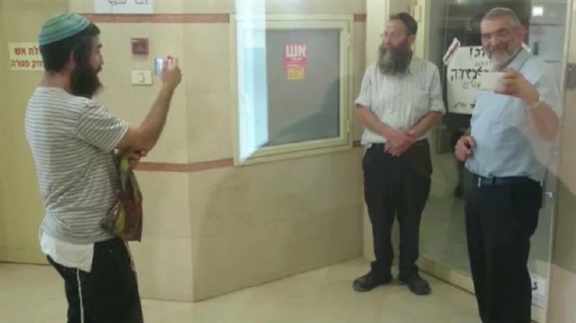 Katar merkezli El-Cezire televizyonunun Batı Kudüs'teki ofisine baskın düzenleyen bir grup fanatik Yahudi, bu ofisin kapatılmasını istedi.