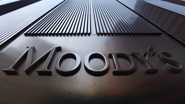 Moody's'in açıklamasında, Körfez ülkeleriyle yaşanan gerilim sürerse Katar’ın notunda düşüş olabileceği belirtildi.