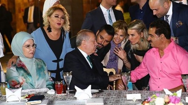 Erdoğan, sanatçı ve sporcularla iftarda buluştu.