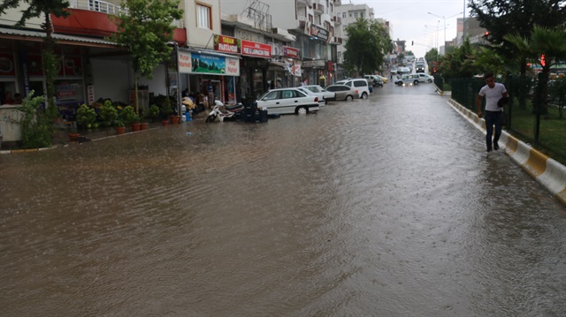 Adıyaman'da sağanak ve dolu etkili oldu