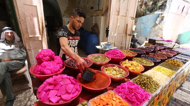 ​ الربيع يعود لأسواق "الخليل" الفلسطينية في"رمضان" ​