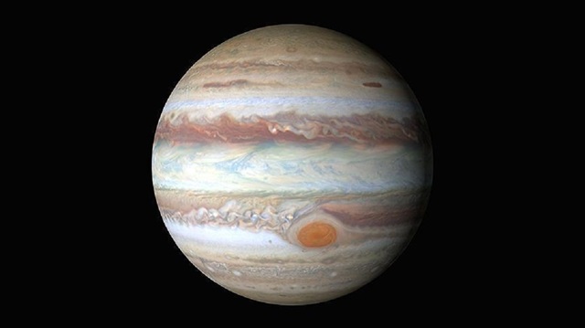  Jüpiter'in yaşını belirlemeye yönelik yaptıkları öncü çalışmada, gezegenin katı çekirdeğinin Güneş Sistemi'nin 4,6 milyar önce oluşmasından yaklaşık 1 milyon yıl sonra meydana geldiğini saptadı.