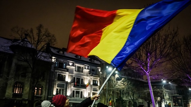 Romanya yeni siyasi krizin eşiğinde