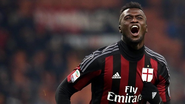 Niang, geçtiğimiz dönemi Watford'da kiralık olarak geçirmişti.