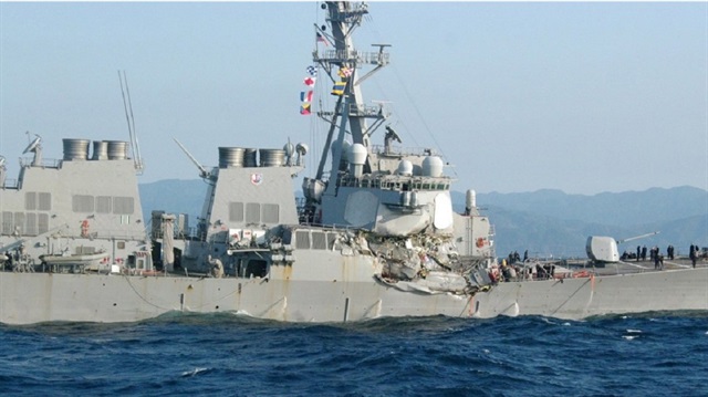 فقدان 7 أفراد من طاقم مدمرة أمريكية اصطمدت بسفينة شحن فلبينية