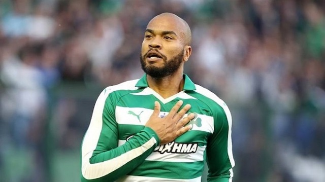 Geçen sezon Panathinaikos'da 38 maça çıkan Moledo 3 gol attı.