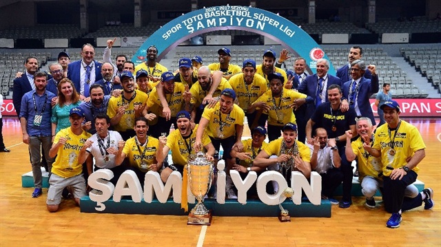 Fenerbahçe, Beşiktaş Sompo Japan'ı 98-94 mağlup ederek Basketbol Süper Ligi'nde 2016/17 sezonu şampiyonu oldu.