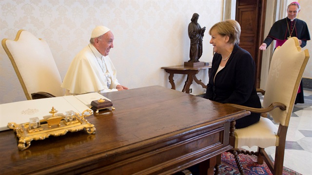 Almanya Başbakanı Merkel ve Papa Francis