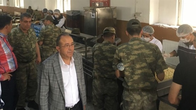 Manisa’da yaklaşık 6 bin askerin yemek ihtiyacını Büyükşehir Belediyesi karşıladı