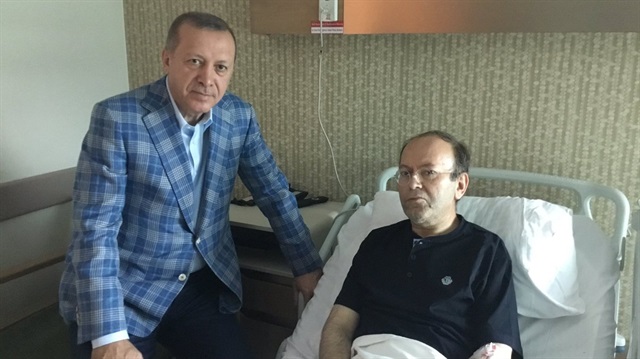 Cumhurbaşkanı Recep Tayyip Erdoğan, Yusuf Kaplan'ı hastanede ziyaret etti.