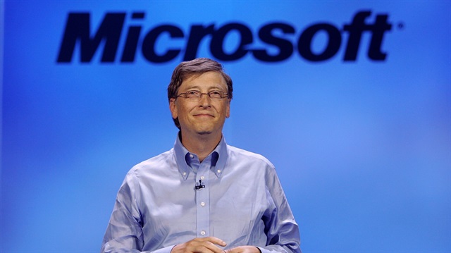 Dünyanın en zengin adamı Bill Gates, unvanını e-ticaret devi Jeff Bezos'a kaptırmak üzere.