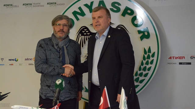 Konyaspor'un yeni teknik direktörü Mustafa Reşit Akçay'un raporu doğrultusunda 5 futbolcu ile yollar ayrıldı. 