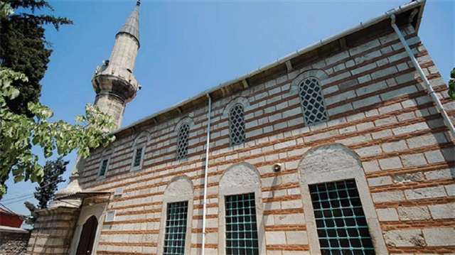 Kitaba yetişemeyen cami Eğrikapı yakınlarındaki Adilşah Kadın Camii 1805 yılında III.Selim’in kız kardeşleri Hatice ve Beyhan Sultanlar tarafından anneleri Valide Sultan adına yaptırılmıştı.