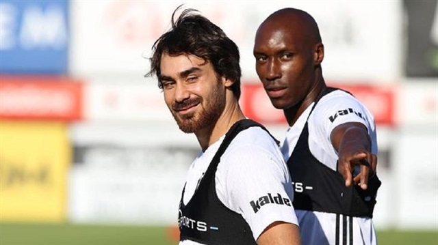 Veli Kavlak yaşadığı ağır sakatlıkların ardından bir türlü eski formuna kavuşamamıştı.
