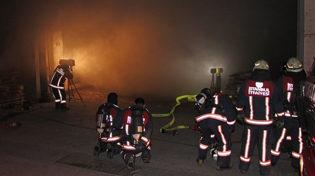 Arnavutköy'deki deri fabrikasında yangın