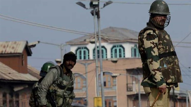 القوات الهندية تقتل 3 مسحلين ومتظاهر في كشمير