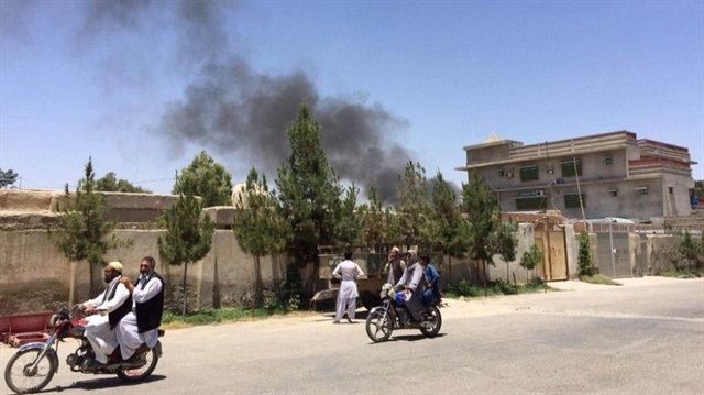 Afganistan’da bir banka yakınında bomba yüklü aracın patlatılması sonucu en az 20 kişi hayatını kaybetti.