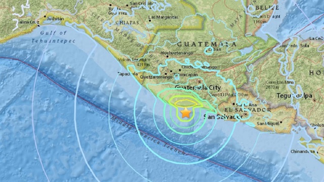 Guatemala'nın Puerto San Jose kenti açıklarında 6.8 büyüklüğünde deprem meydana geldi. 