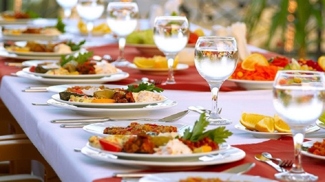 Turkish catering industry, where over 5,000 firms with 400,000 employees work, made 6 million meals daily last year