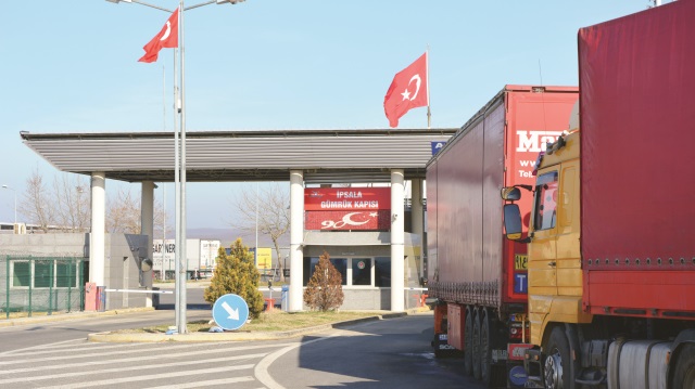Gümrük Bakanı Tüfenkci, son bir yılda ticari eşyada 718 milyon TL’lik yakalama gerçekleştirdiklerini aktardı.