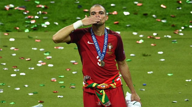 Portekiz Milli Takımı'nın tecrübeli futbolcusu Pepe'nin transferi Konfederasyon Kupası sonrası netlik kazanacak.