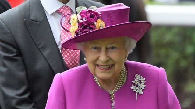 Kraliçe 2. Elizabeth’in bütçeden aldığı pay artırıldı.