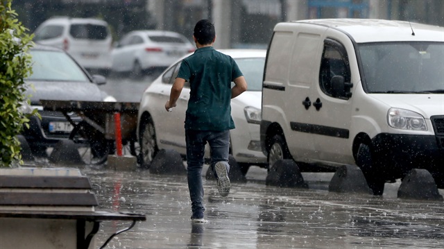 Meteorolojiden bazı illere sağanak yağış uyarısı. 