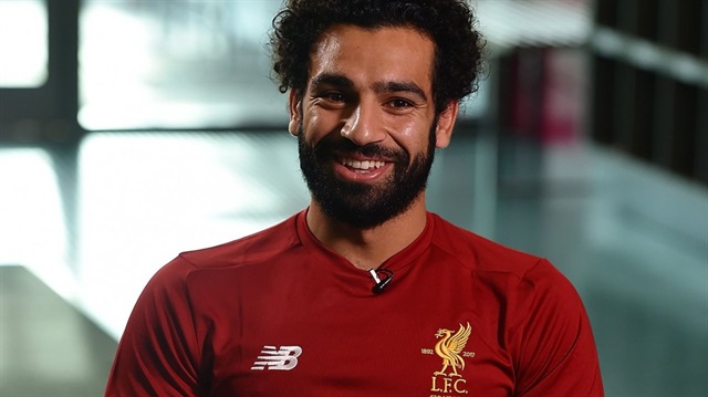 Liverpool taraftarları Salah'ın attığı Demba Ba tweetini silmesini istedi.