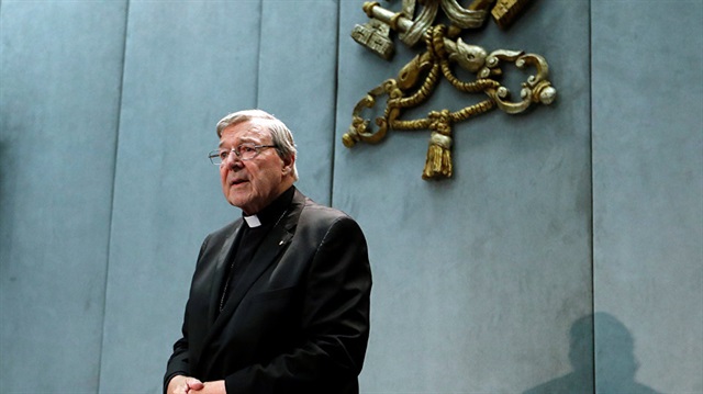 Vatikan'ın 3. ismine cinsel taciz suçlaması