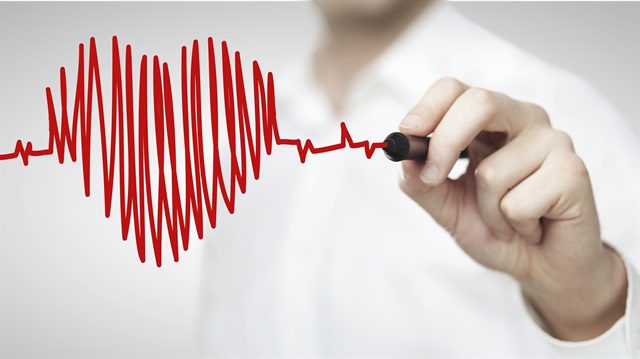 Kalbin kulakçılarından kaynaklanan kalp çarpıntısı, kalpte pıhtı gelişimine neden olarak beyni etkileyip felce neden olabiliyor.