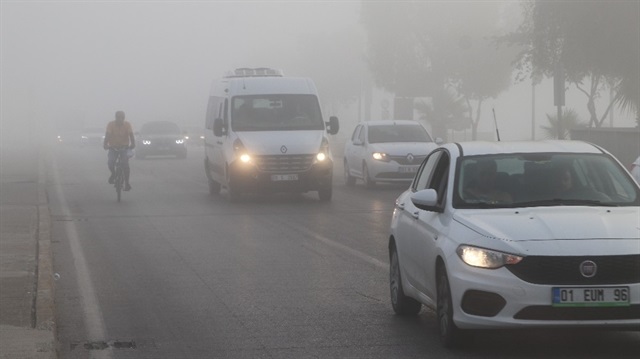 Adana’da sabahın erken saatlerinde yoğun sis etkili oldu.