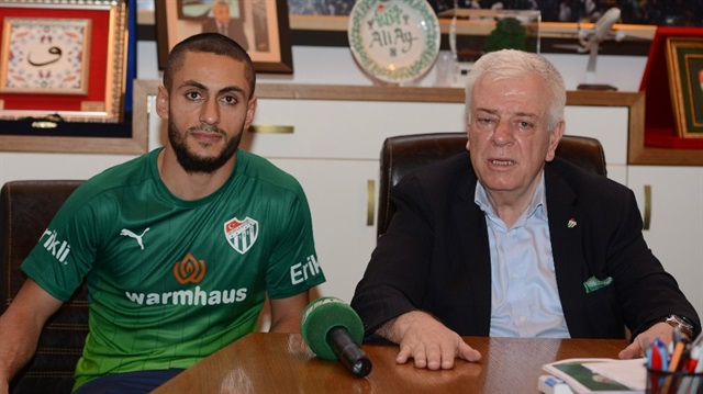 24 yaşındaki defans oyuncusu  Barış Yardımcı kendisini 3 yıllığına yeşil-beyazlı formaya bağlayan sözleşmeye imzayı attı.
