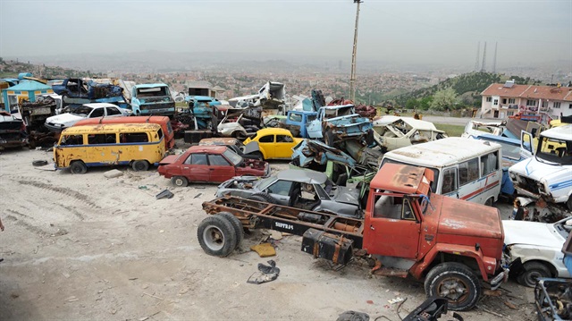 Araçların geri kazanımı için Türkiye genelinde, Çevre ve Şehircilik İl Müdürlüklerinden izin almış 235 teslim noktası, Bakanlıktan lisanslı 99 geçici depolama tesisi ve 10 ömrünü tamamlamış araç işleme tesisi ile hizmet veriliyor.