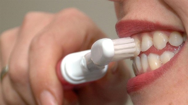 Diş parlatma tozları zararlı
